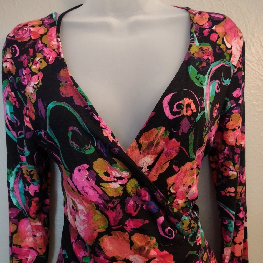 Cable & Gauge Floral Faux Wrap Top | Vibrant Pink & Teal Abstract Print | Size M - Picture 7 of 11